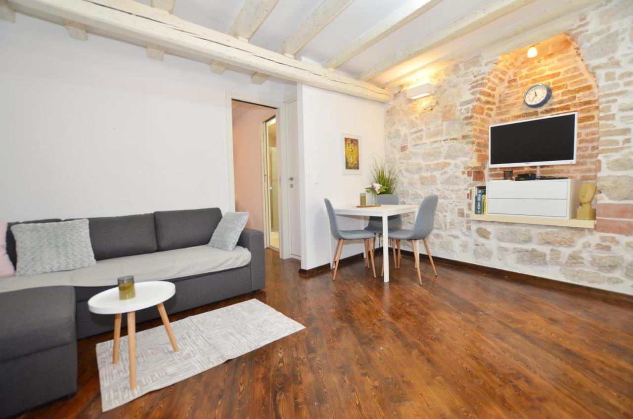 Pisinium Apartment Rovinj Eksteriør billede