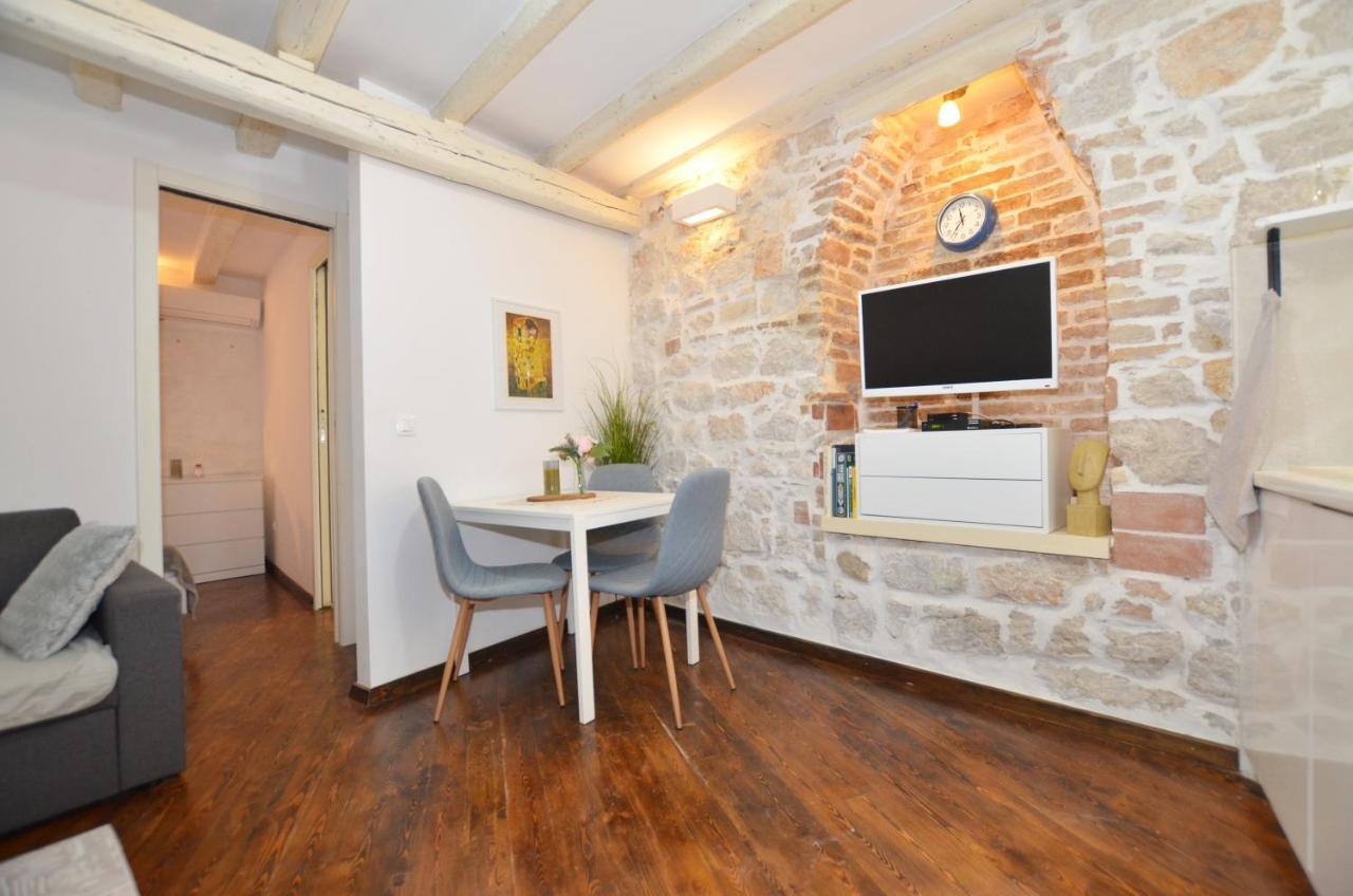 Pisinium Apartment Rovinj Eksteriør billede